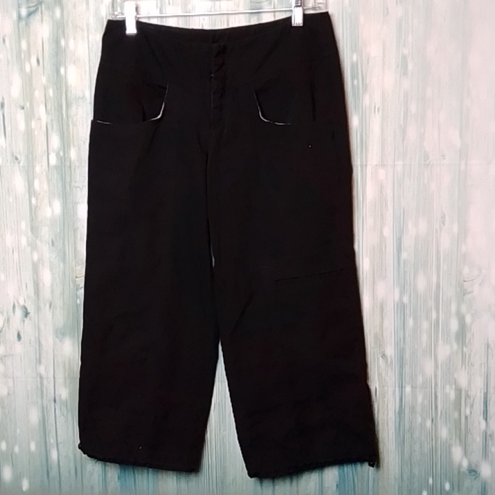 Nike loose fit capris black small
